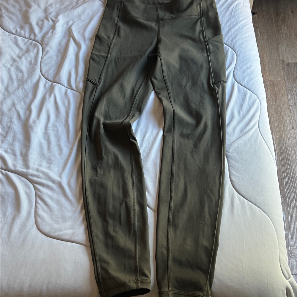 lululemon Like New Women’s Dark Green Cargo Leggings High Waist - Picture 4 of 4